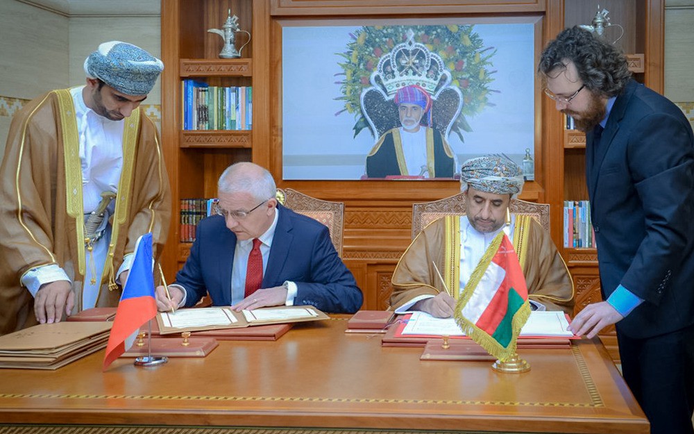 التوقيع على اتفاقية النقل الجوي بين السلطنة والجمهورية التشيكية