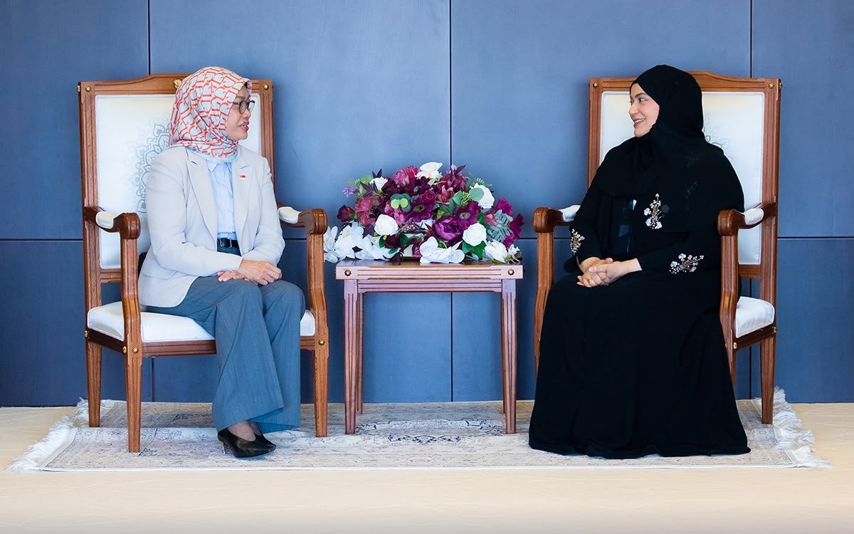 CAA  Receives the Ambassador of Singapore